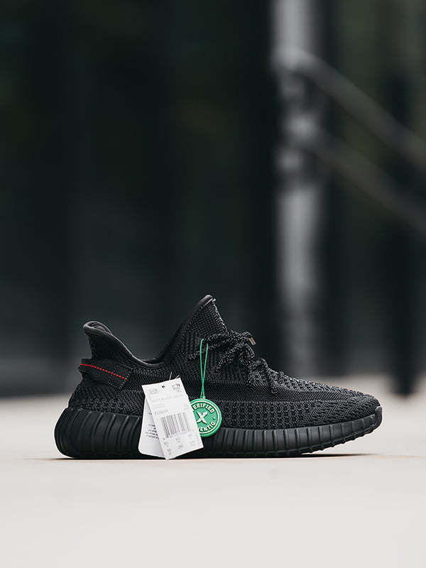 Кросівки Boost 350 V2 Black (рефлективні шнурки) | 7118278