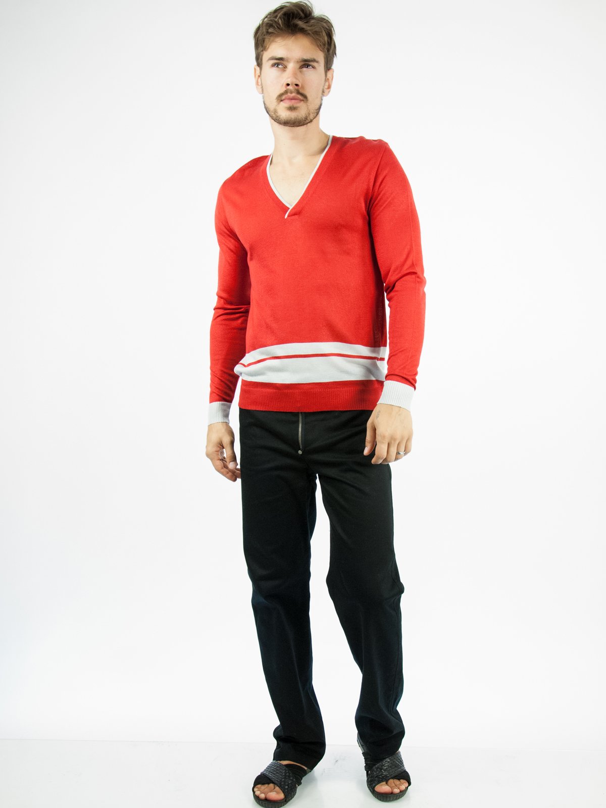 Пуловер красный с контрастной отделкой | 28755
