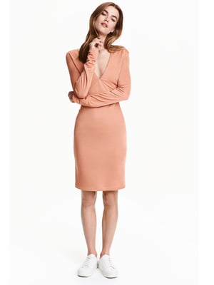 Платье персикового цвета | 5614578