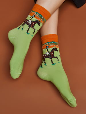 Шкарпетки салатового кольору в принт | 5841055