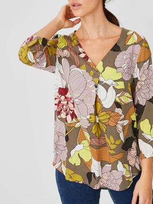Блуза цвета хаки с цветочным принтом | 5948899