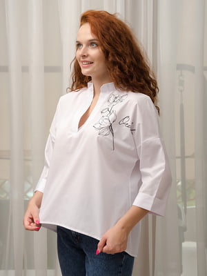 Блуза біла з вишивкою | 6090694