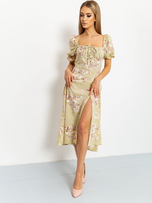 Платье А-силуэта светло-оливкового цвета в принт | 6114640