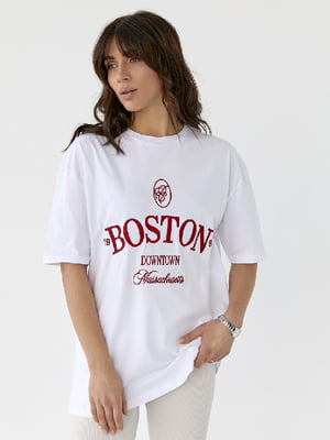 Футболка молочная с надписью Boston | 6307180