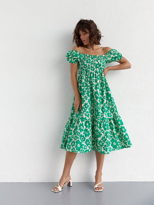 Платье-А силуэта зеленое в цветочный принт | 6307730