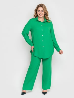 Зеленый костюм: рубашка оверсайз и брюки-палаццо | 6352549
