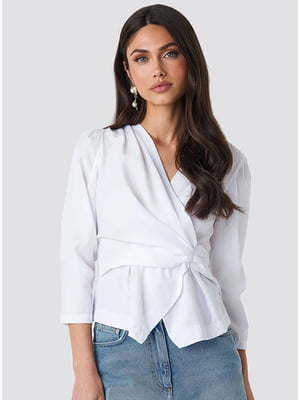 Блуза с отделкой на талии белая | 6436361