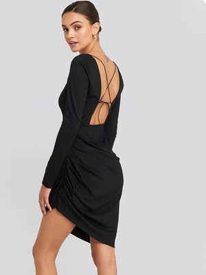 Платье А-силуэта черное с открытой спиной | 6436426