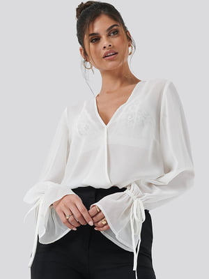 Блуза з V-подібним вирізом біла | 6436634