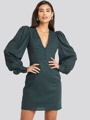 Платье-футляр зеленое с V-образным вырезом и объемными рукавами | 6436723