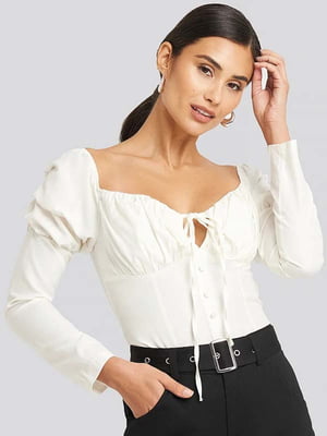 Блуза кремового кольору з воланами | 6436725