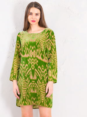 Платье А-силуэта зеленое в принт разнофактурное | 6438243