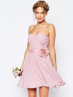 Шифоновое мини платье с декоративным цветком розовое | 6440297