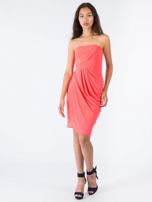 Платье-футляр миди с драпировкой розовое | 6440640