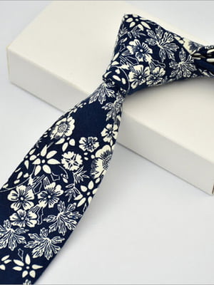 Краватка вузька синя з квітковим принтом | 6458371