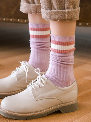 Шкарпетки фіолетового кольору зі смужками | 6499039
