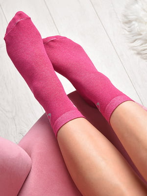 Шкарпетки рожевого кольору з малюнком | 6487904