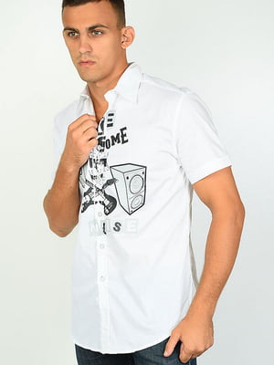 Рубашка мужская белая с принтом | 6498219