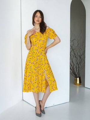Штапельна сукня жовтого кольору в квітковий принт | 6506314