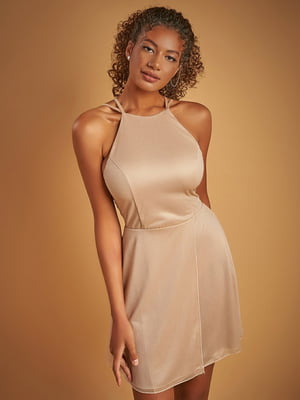 Блестящее коктейльное платье бежевого цвета | 6506441