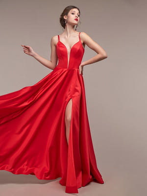 Ошатна червона сукня з глибоким декольте | 6506451
