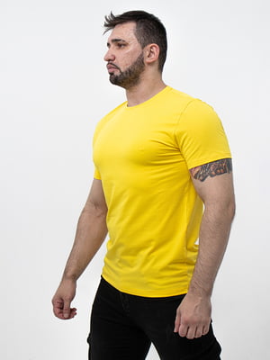 Жовта футболка | 6520276