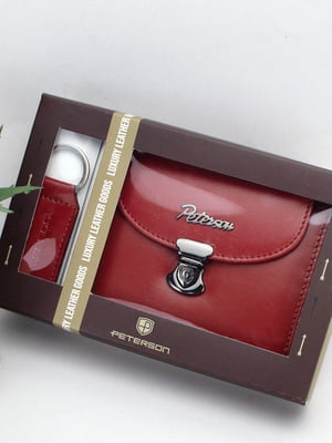 Подарунковий набір: шкіряний гаманець та брелок червоного кольору з логотипом бренду | 6528240