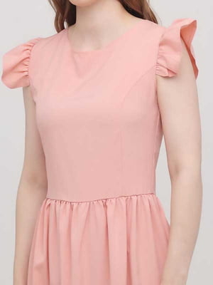 Платье-фонарик розовое с воланами на плечах | 6533231