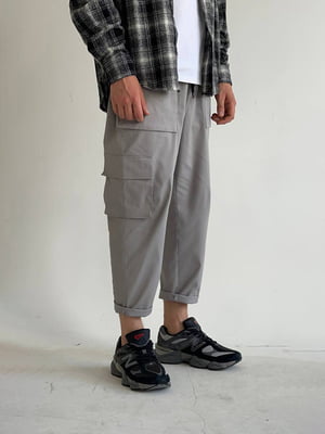 Серые брюки с карманами | 6533111