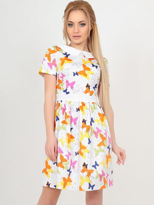 Сукня А-силуету з пишною спідницею білого кольору з кольоровими метеликами | 6548298