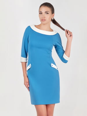Платье-футляр голубое с белыми вставками | 6548336