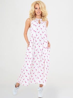 Платье А-силуэта белое с розовыми фламинго с карманами из штапеля | 6548561