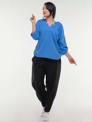 Льняна синя блуза з оригінальним фігурним вирізом | 6548657