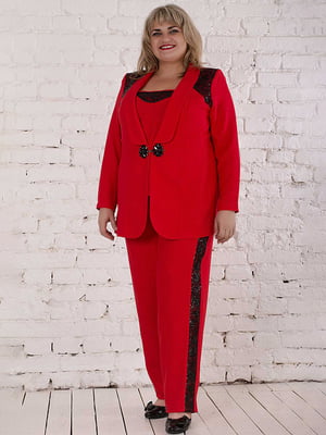 Елегантний костюм у діловому стилі червоного кольору з мереживними вставками | 6548763