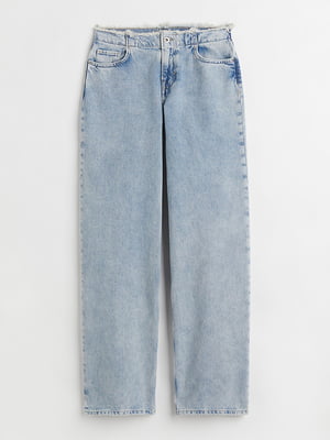 Голубые джинсы с необработанным потертым верхом | 6527924