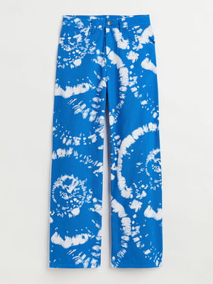 Свободные брюки сине-белого цвета в абстрактный принт | 6527980