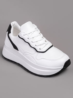 Белые кроссовки с контрастной отделкой | 6570459