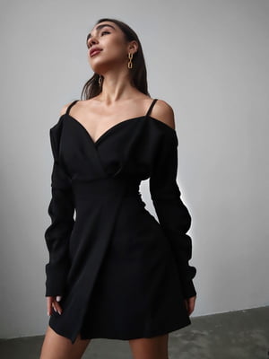 Мини-платье А-силуэта черного цвета на запах с открытыми плечами | 6570255