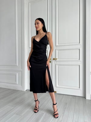 Черное легкое шелковое платье длины миди с разрезом | 6570294