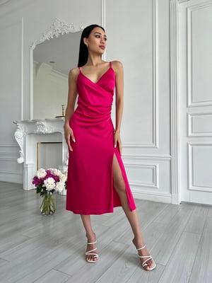 Легка шовкова сукня кольору фуксії довжини міді з розрізом | 6570295