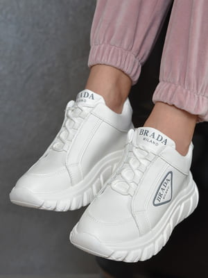 Кросівки білого кольору | 6577351