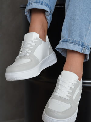 Кросівки біло-сірого кольору | 6577354