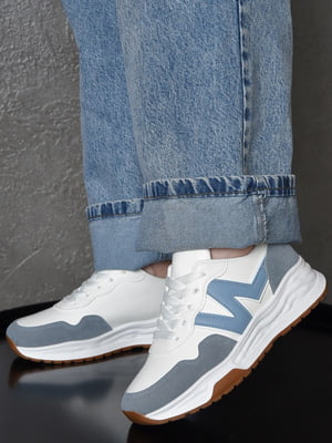 Кросівки біло-блакитного кольору на шнурівці | 6577371
