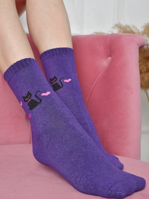 Шкарпетки махрові фіолетового кольору з малюнком | 6577591
