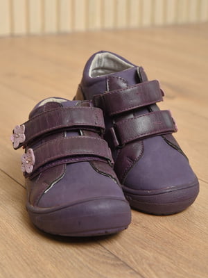 Фіолетові черевики з квітковими аплікаціями | 6577857