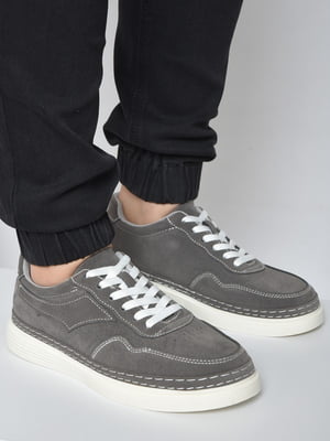 Кросівки сірого кольору на шнурівці | 6577927