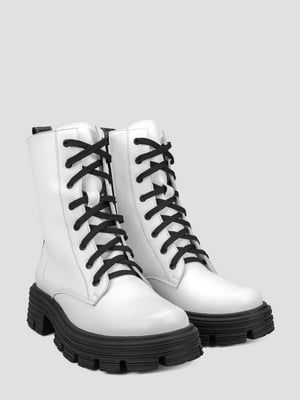 Высокие кожаные ботинки белого цвета | 6583745