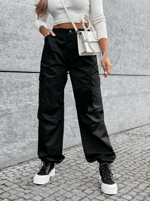 Чорні штани-карго з накладними кишенями | 6584094