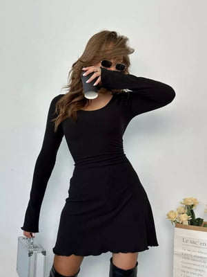 Тепла чорна сукня зі шнурівкою на спинці | 6590536