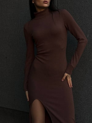 Сукня-гольф кавового кольору з розрізом на стегні | 6590632